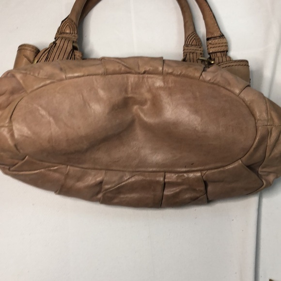 Juicy Couture Taupe color Leather Handbag magnetic closure shoulder bag - Picture 3 of 14